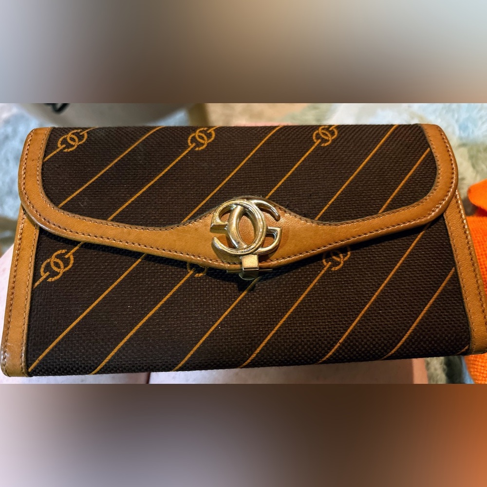 Beautiful Vintage Gucci Wallet